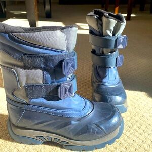 Boys snow Boots, Size  6M